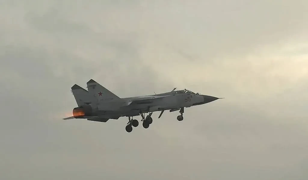 Истребитель-перехватчик МиГ-31. Обложка © ТАСС / Пресс-служба Минобороны РФ