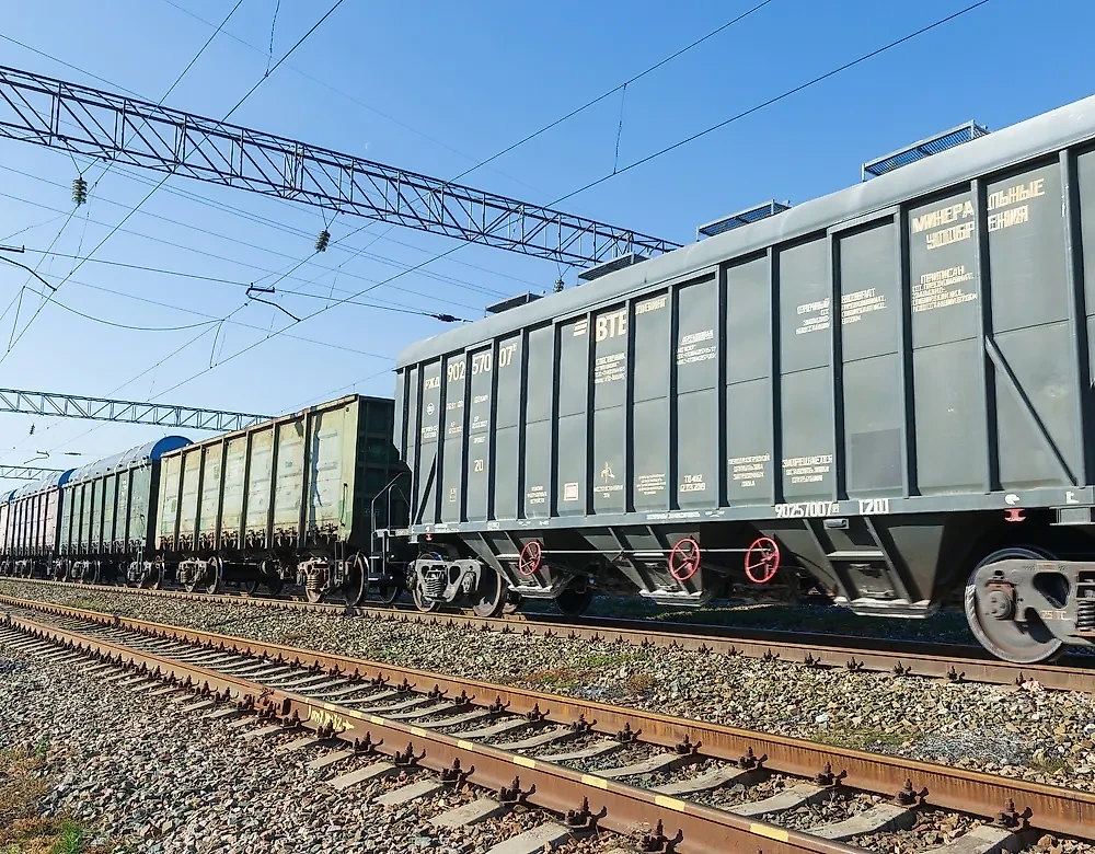 ЕС резко увеличил закупки железа, стали и алюминия из РФ из-за роста спроса. Обложка © Shutterstock / FOTODOM / AnBoris