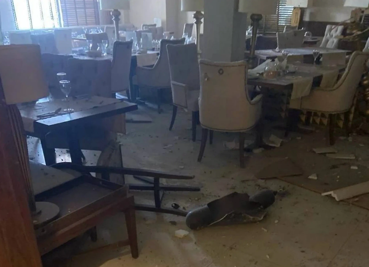 Разорвавшийся под давлением баллон в ресторане гостиницы "Волга Премиум" в Чебоксарах. Фото © SHOT