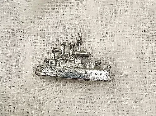 В Иркутске врачи спасли девочку, которая съела игрушечный крейсер "Аврора". Фото © Сайт ОГАУЗ ГИМДКБ