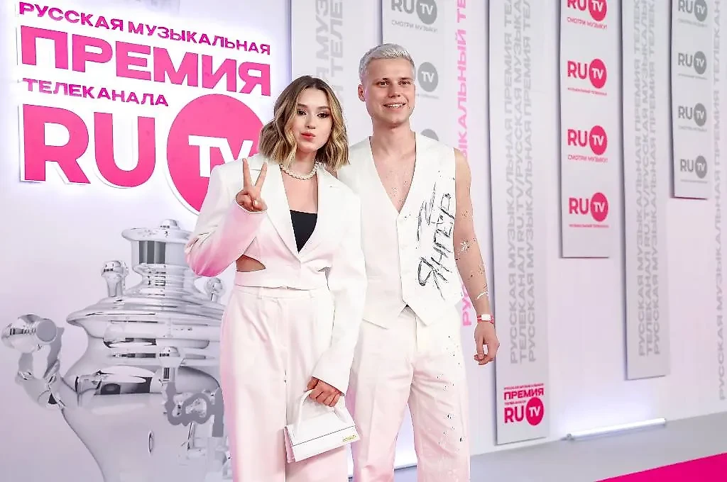 Фигуристка Камила Валиева и блогер Лёша Янгер. Обложка © ТАСС / Александр Щербак