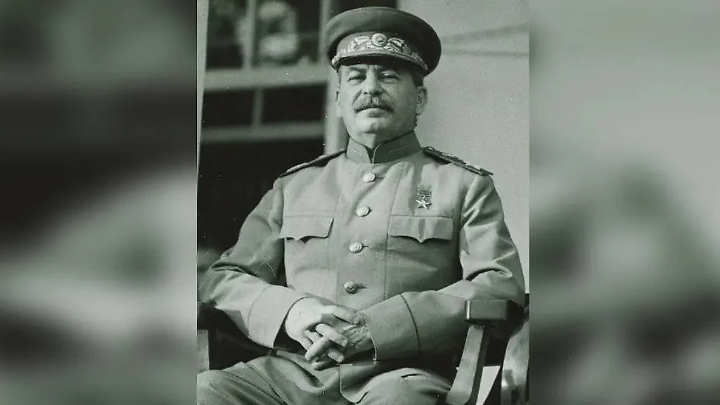 Иосиф Сталин. Обложка © Wikipedia