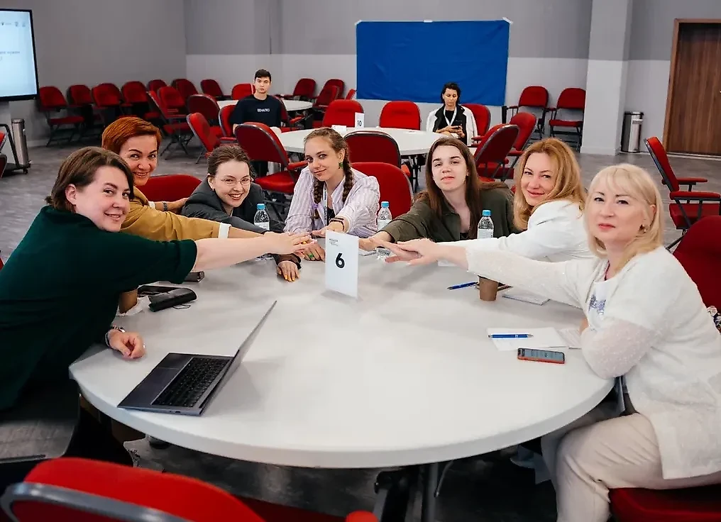 Сто женщин-лидеров прошли образовательный интенсив. Фото © Центр знаний "Машук"