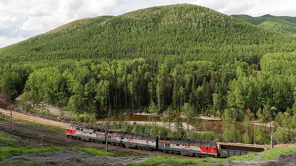 Официальную историю БАМа отсчитывают с 8 июля 1974 года, когда было принято постановление ЦК КПСС и Совета Министров СССР "О строительстве Байкало-Амурской железнодорожной магистрали". Обложка © ТАСС / Михаил Синицын