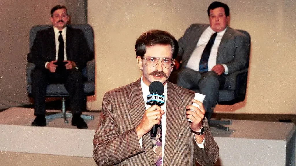 1 марта 1995 года в подъезде собственного дома был застрелен телеведущий, журналист и гендиректор ОРТ Владислав Листьев. Фото © ТАСС / Николай Малышев