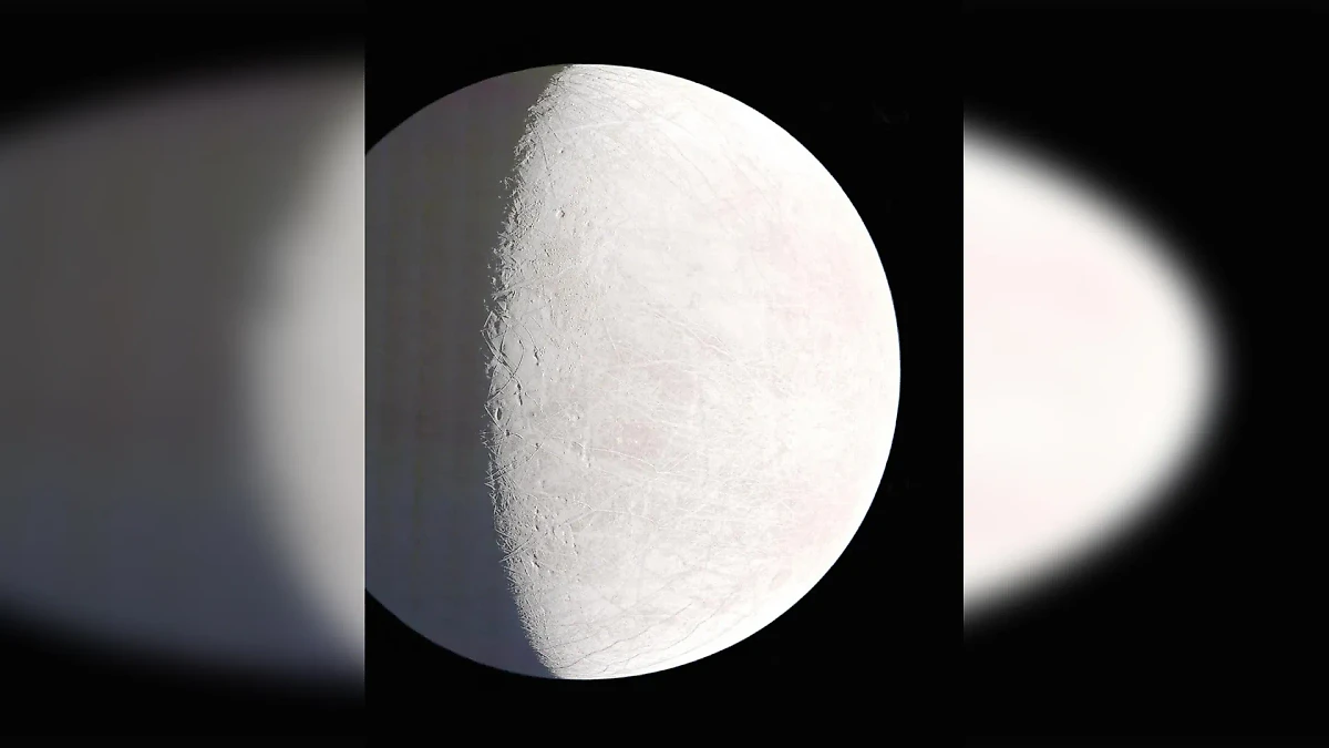 Спутник Юпитера Европа на снимке зонда "Юнона". Фото © jpl.nasa.gov