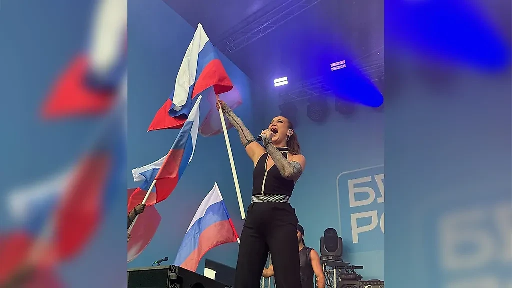 Ольга Бузова на фестивале "Блогеры России" в Новосибирске. Фото © VK / Новосибирск