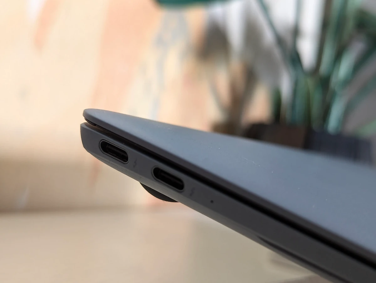 В плане же автономности MacBook, наоборот, не оставляет шансов MateBook. Фото © Life.ru / Роман Бойко