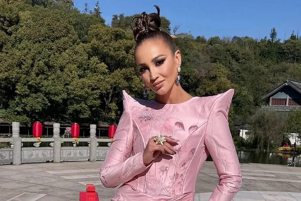 Ольга Бузова окончила школу № 631 в Санкт-Петербурге. Фото © Telegram / byzovahouse