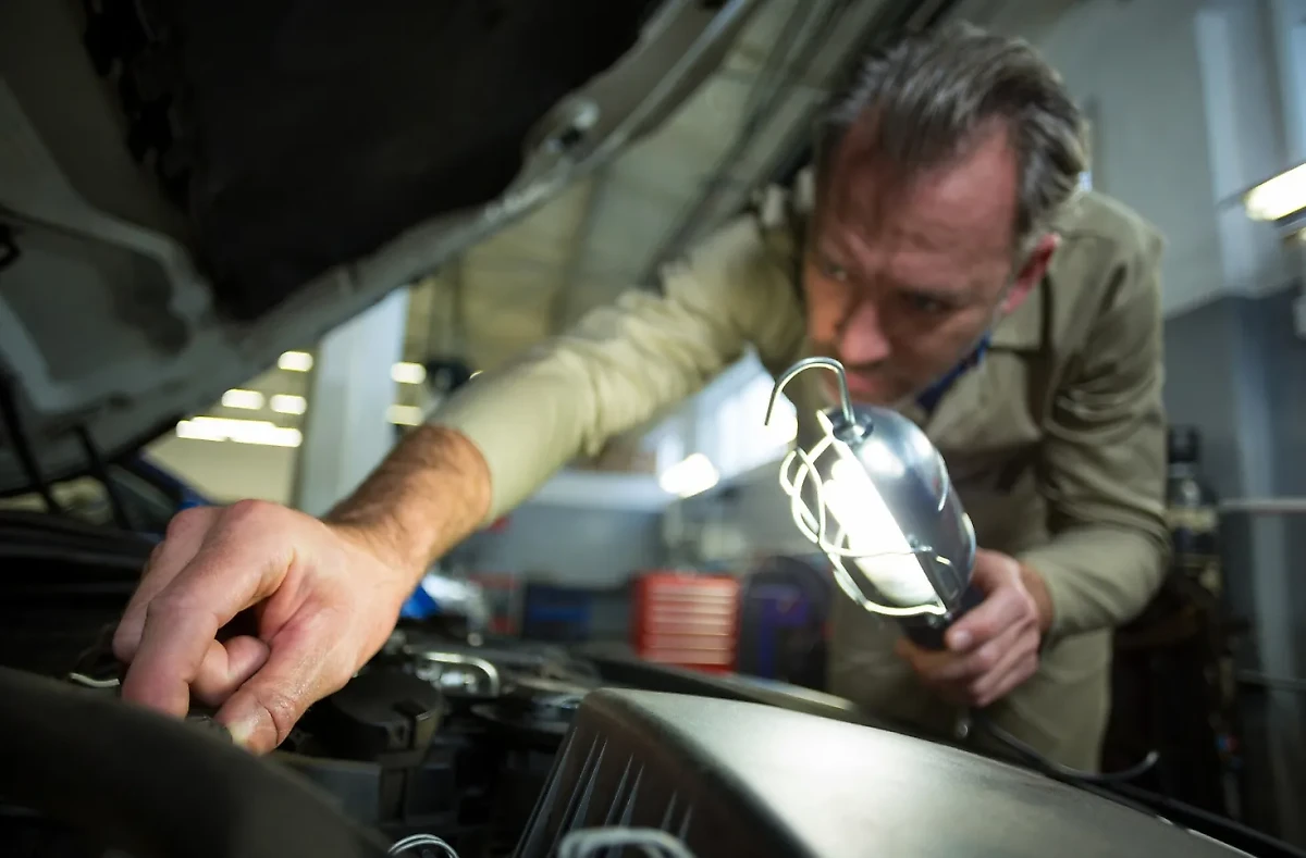 Залогом оптимального расхода топлива является систематическое проведение технического обслуживания и ремонта ключевых узлов и систем. Фото © Freepik / peoplecreations