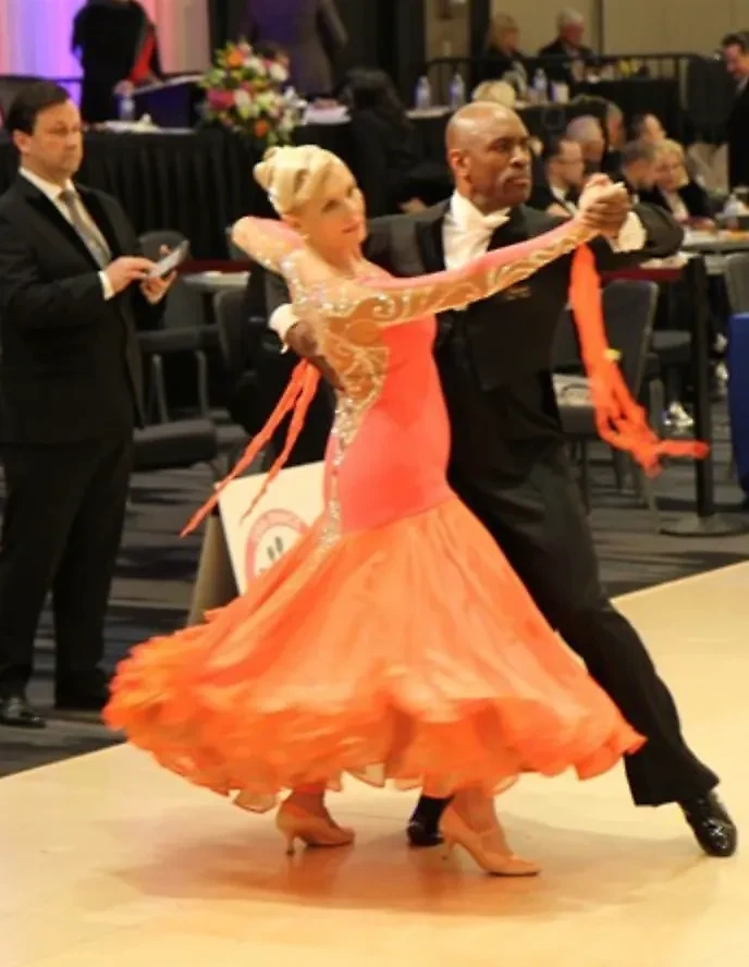 Вдова Маргарита Рудяк почти профессионально занималась в США спортивными танцами. Фото © worlddancesport.org