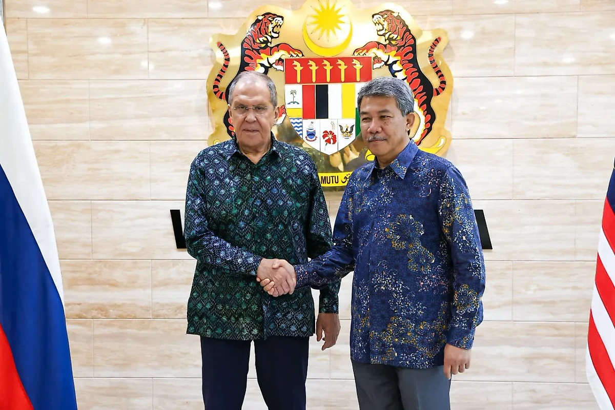 Главы МИД России и Малайзии Сергей Лавров и Махомад Хасан. Обложка © Telegram / МИД России