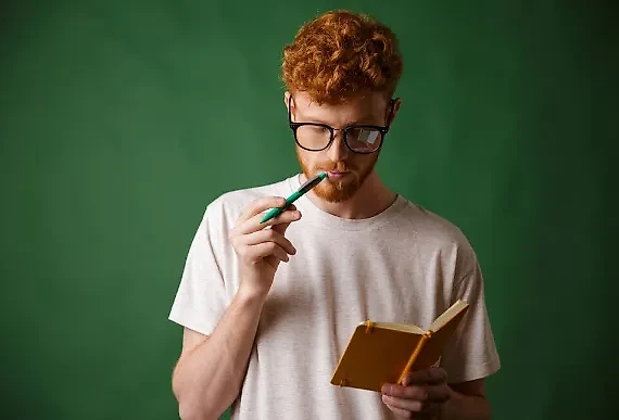 Имя влияет на ум человека. Обложка © Freepik / drobotdean