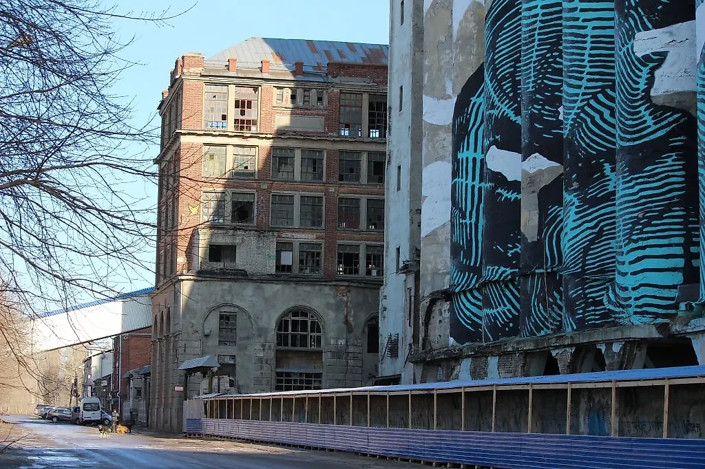 Завод, покоривший режиссёра Юрия Быкова. Обложка © Gipernn.ru