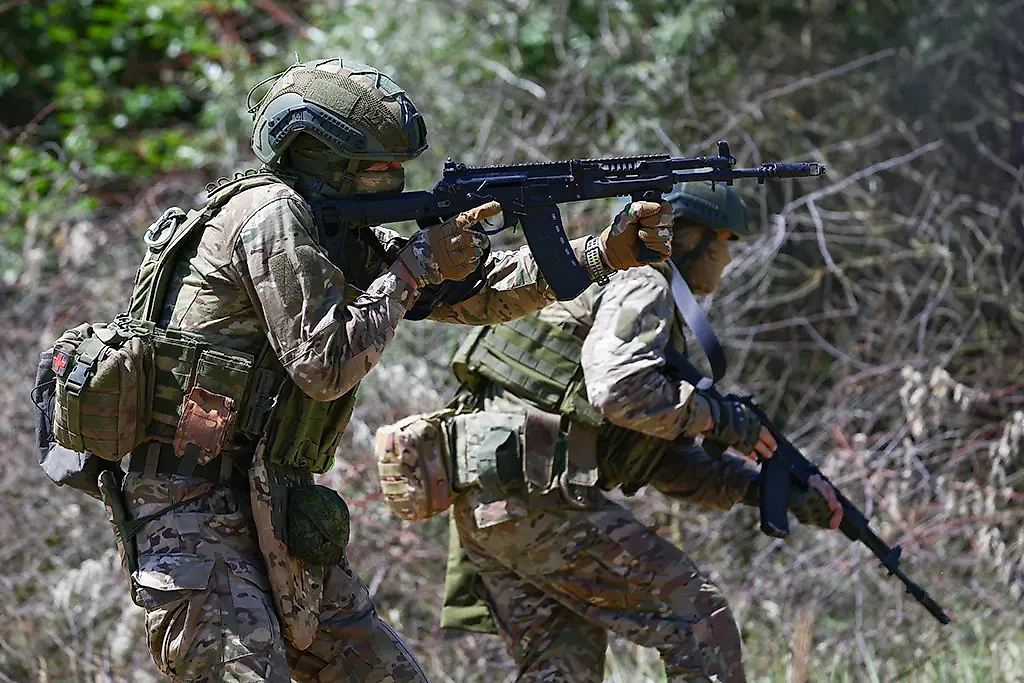 В Волчанске российские военные продвигаются в районе многоэтажек. Обложка © ТАСС / Алексей Коновалов