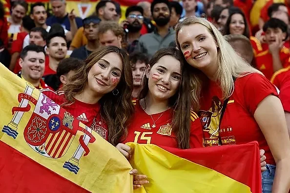 Испанские болельщицы на Евро-2024. Фото © Gettyimages / ProShots
