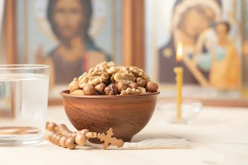 Сколько постов будет в августе 2024 года: православный календарь. Фото © Shutterstock / FOTODOM / AntonSAN