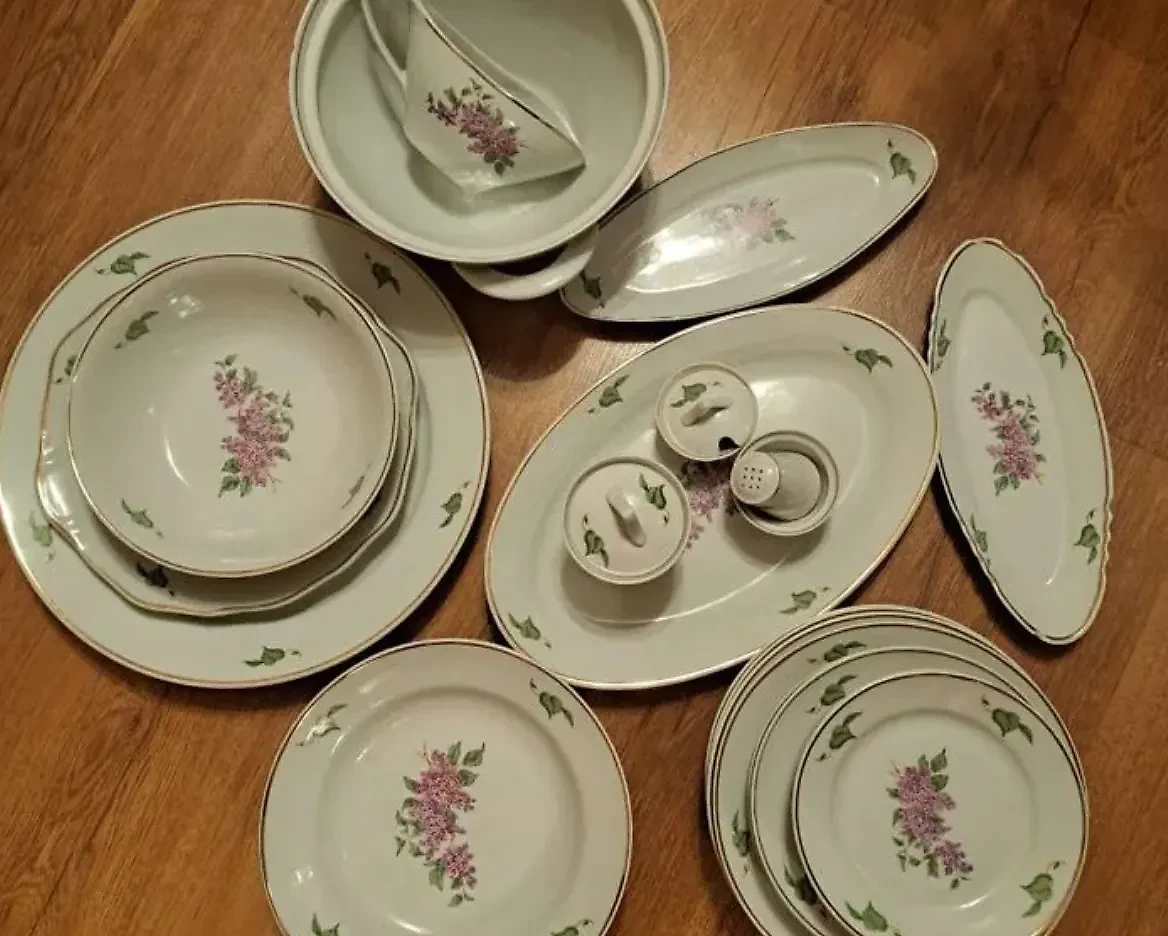 Как заработать на бабушкиных сервизах. Фото © Avito