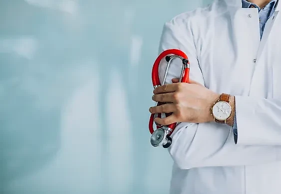 В России фиксируется рост случаев заражения ковидом. Обложка © freepik / senivpetro