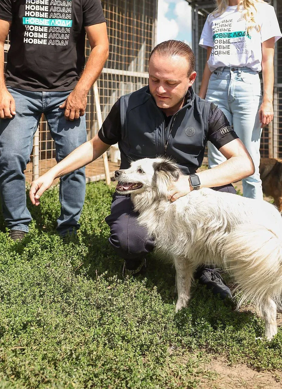 Вячеслав Даванков и волонтёры партии "Новые люди" в приюте "Право жить" в Курской области. Фото © Предоставлено Life.ru