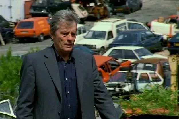 Ален Делон заявил, что заканчивает актёрскую карьеру в 2002 году. Фото © "Фабио Монтале" (мини–сериал, 2001), режиссёр Жозе Пинейро, сценаристы Филипп Сетбон, Жан-Клод Иззо / Kinopoisk