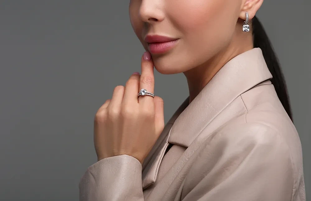 Какие камни нельзя дарить женщинам: бриллианты обладают сильной энергетикой и могут подавлять их владельца. Фото © Shutterstock / FOTODOM / New Africa