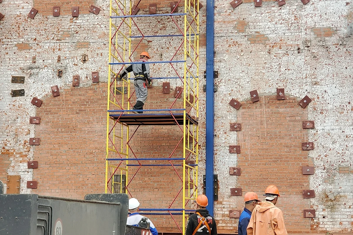 Передвижка водонапорной башни завода «Борец» на улице Складочной.в 2020 году. Фото © stroi.mos.ru / Фото Группы ПИК
