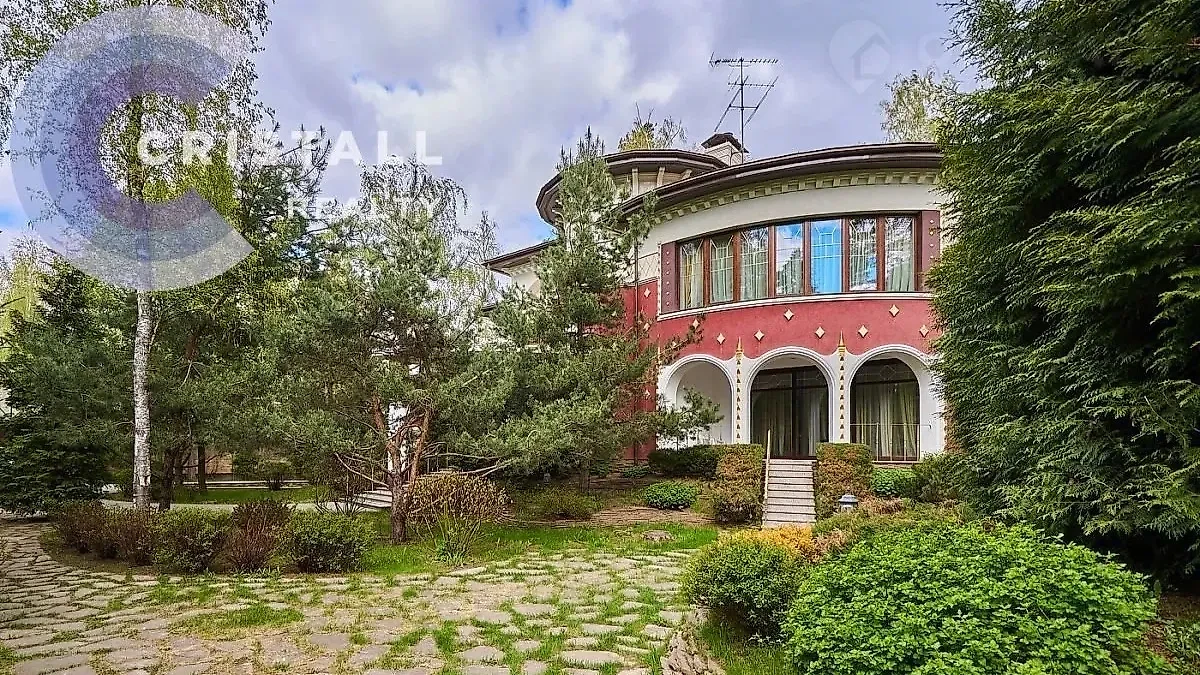 Дворец в Липках, где, возможно, жила дочь олигарха Шефлера. Фото © onrealt