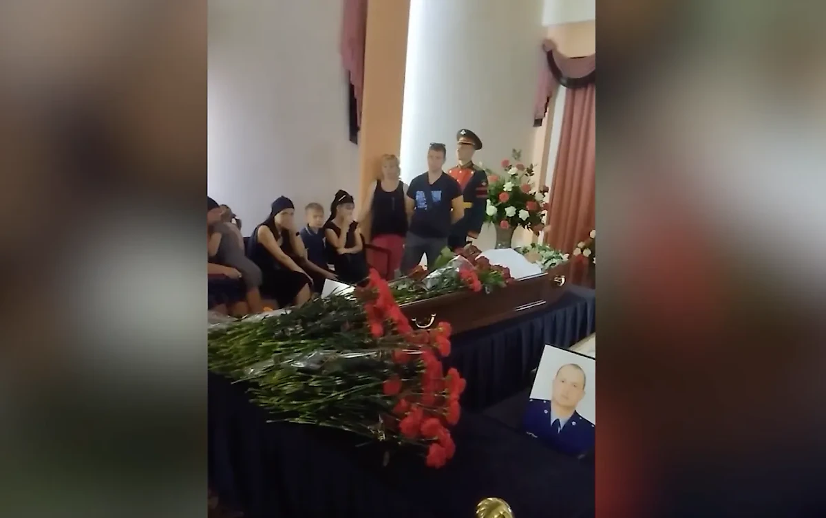 Прощание с погибшими сотрудниками ИК под Волгоградом. Видео © VK / Кировчано