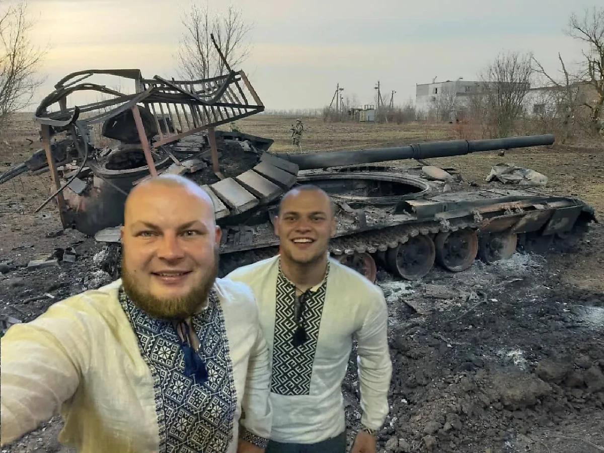 Демьян Ганул с помощью фотошопа перенёсся на передовую. Фото © Telegram / НемеZида