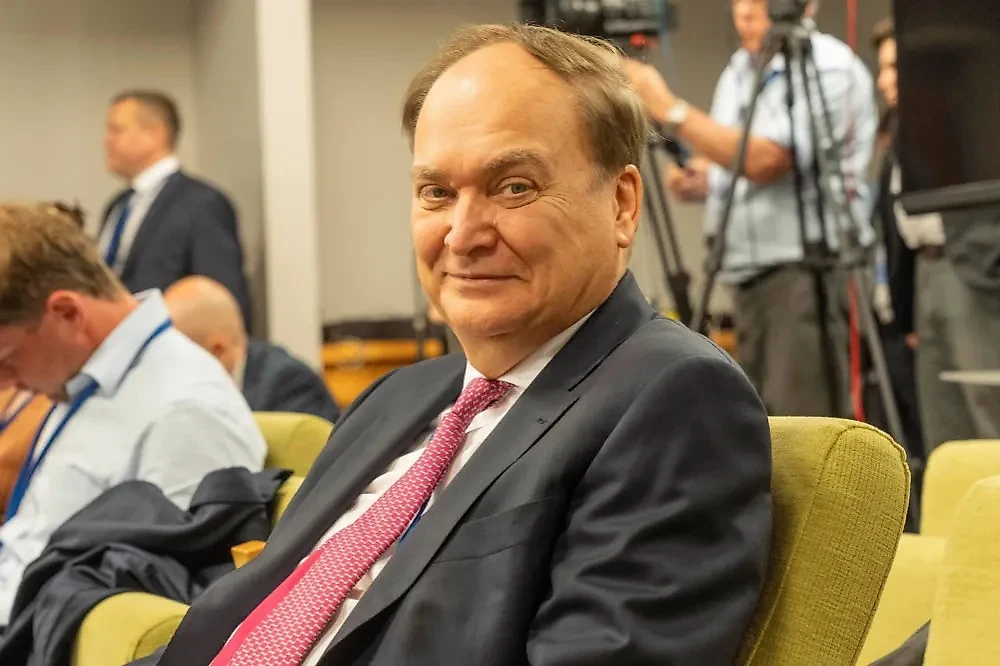 Посол России в США Анатолий Антонов перед пресс-конференцией министра иностранных дел России Сергея Лаврова в ООН по итогам участия в заседаниях Совета Безопасности в качестве председателя. Обложка © ТАСС / Zuma