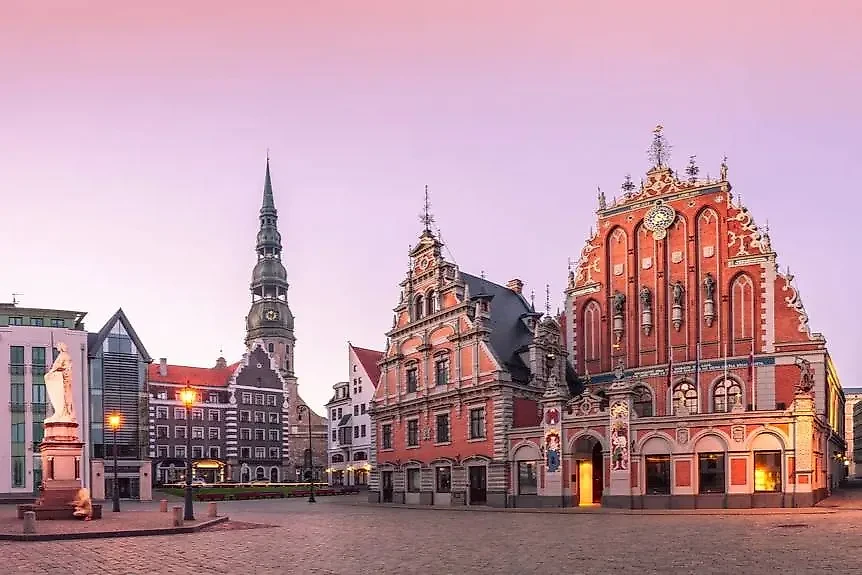 Ратушная площадь в Риге. Обложка © Shutterstock / FOTODOM / Ints Vikmanis