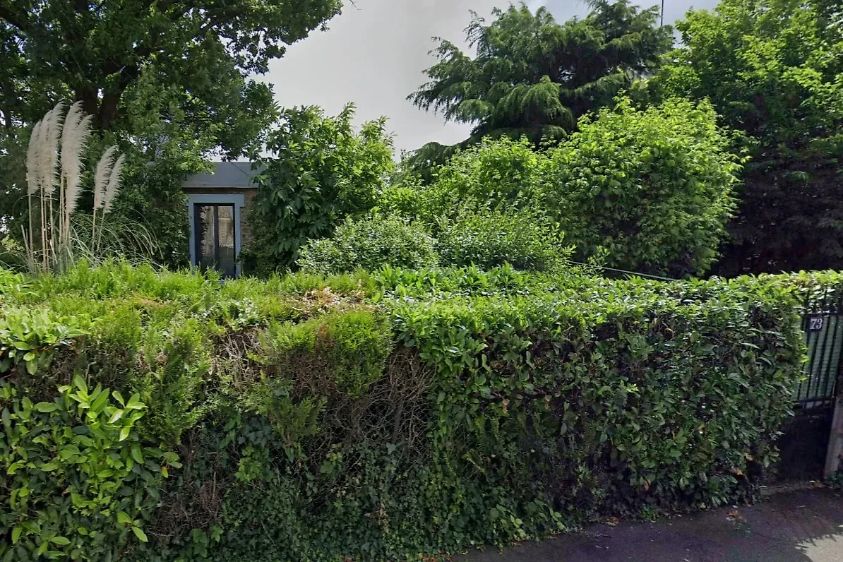 Коттедж в Сент-Женевьев-Де-Буа. Фото © maps