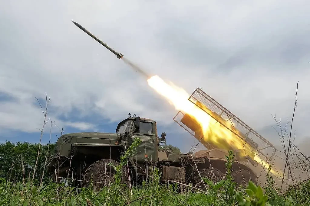 Боевая работа РСЗО БМ-21 «Град». Обложка © ТАСС / Александр Река
