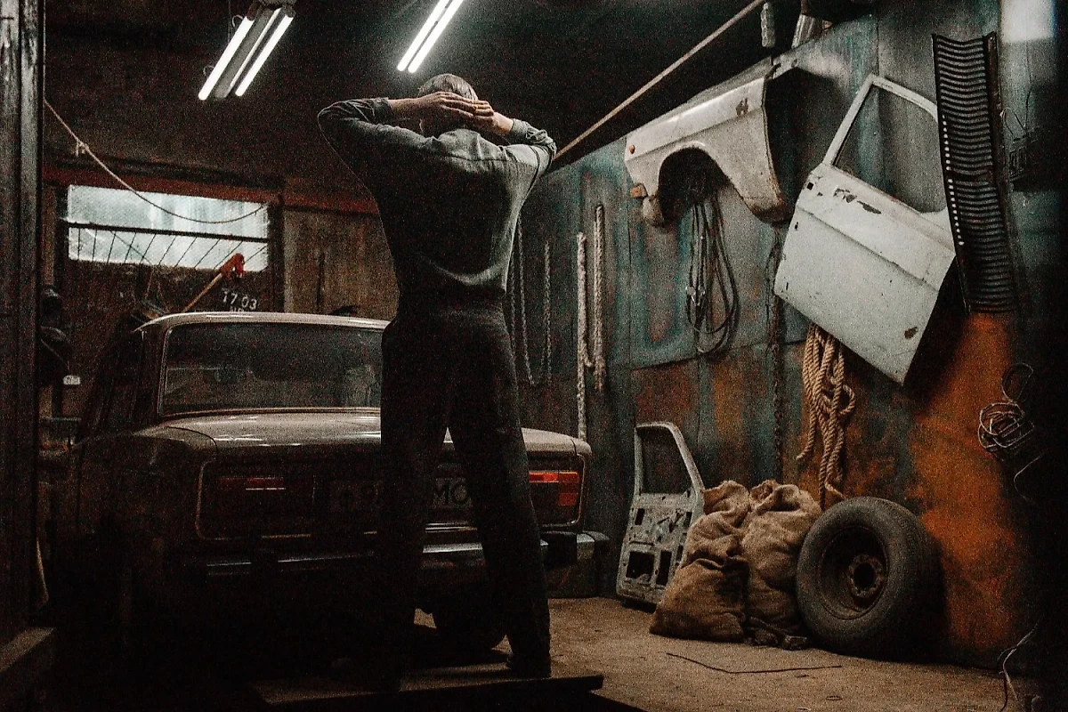 Истории советских маньяков в сериалах. Фото © «Фишер» (сериал 2023 года), режиссёры Сергей Тарамаев, Любовь Львова, сценаристы Сергей Кальварский, Наталья Капустина / Kinopoisk