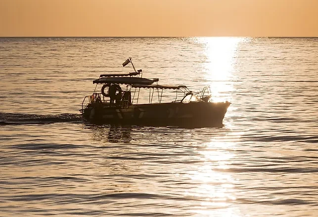 Рыболовное судно. Обложка © freepik