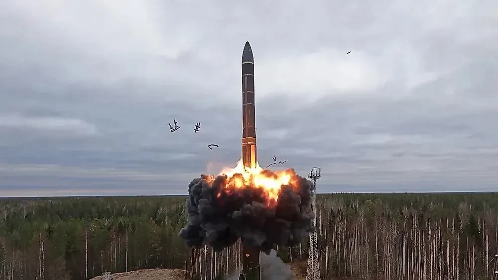 Пуск из подвижного грунтового ракетного комплекса (ПГРК) «Ярс». Обложка © Пресс-служба Минобороны РФ