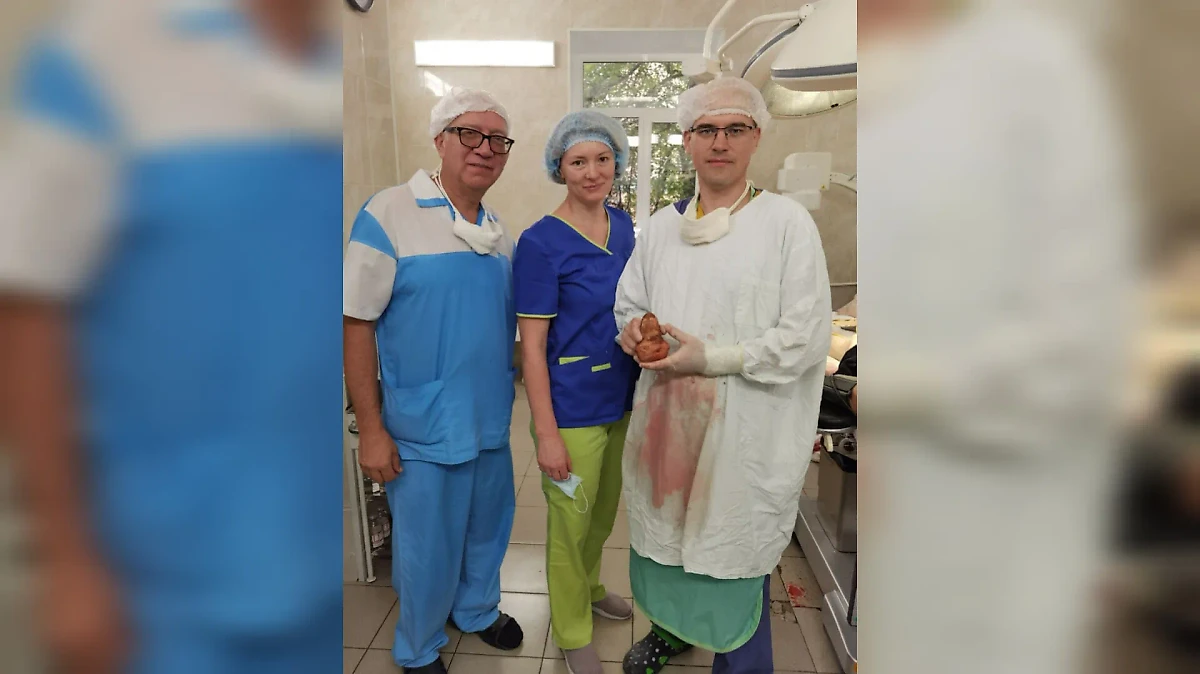 В Арзамасе хирурги удалили у пациента камень размером 11 на 6 сантиметров. Видео © Telegram / Уролог Телешов