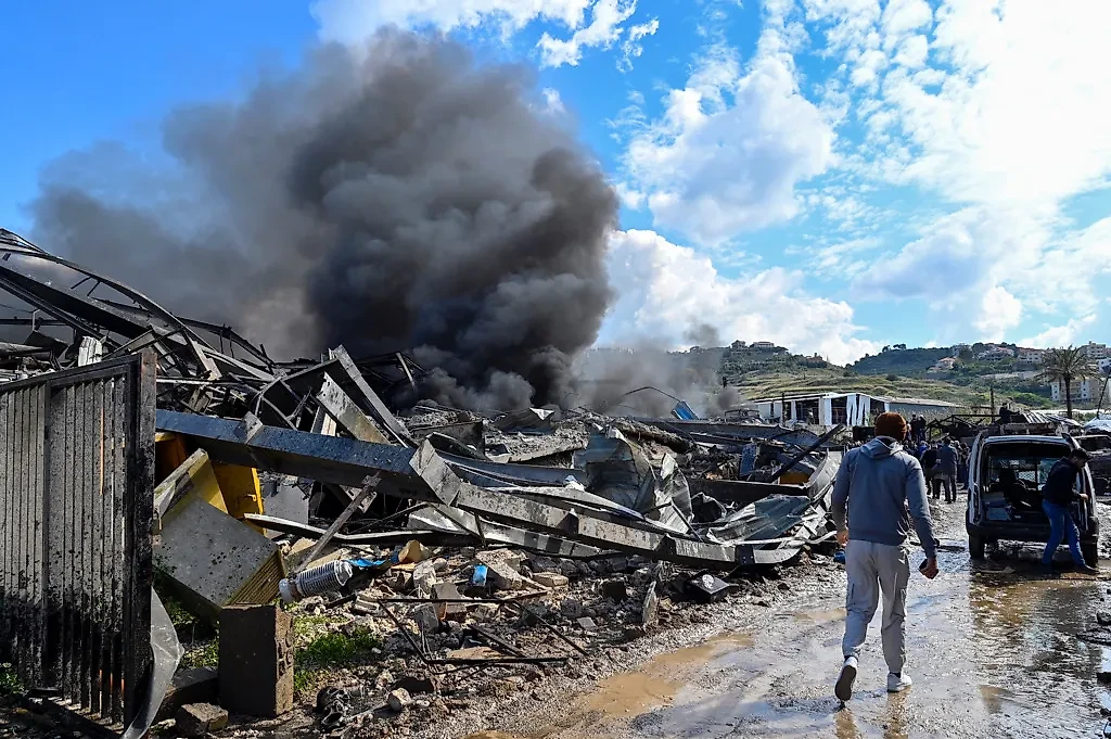 Склады после налёта израильской авиации на юге Ливана. Обложка © ТАСС / ЕРА