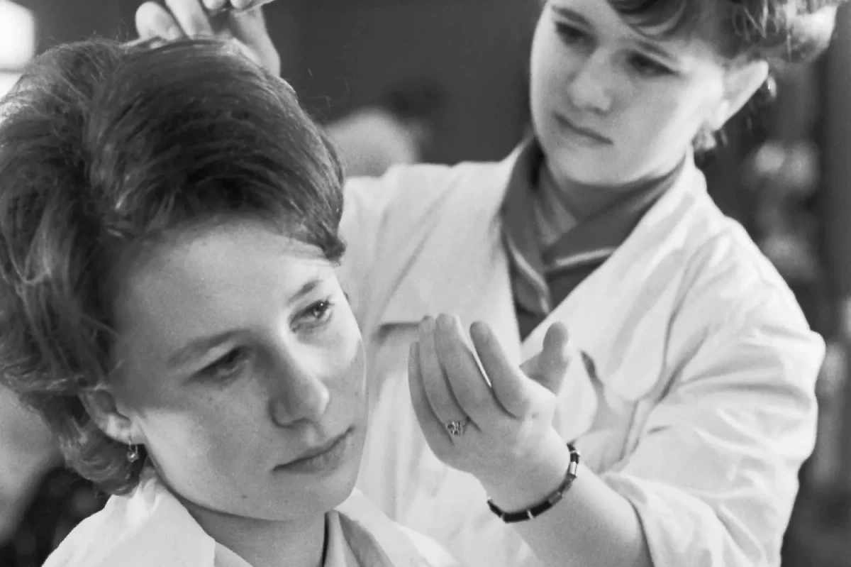 Бабетта — любимая причёска советских женщин. Фото © ТАСС