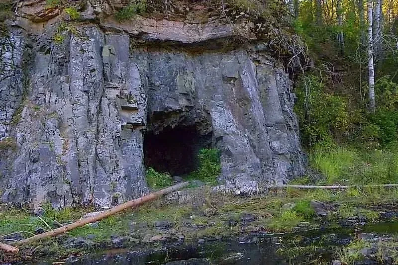 Пещера Чёрного дьявола является одним из самых мистических мест в России. Фото © VK / В поисках [мистических] [тайн] и непознанного