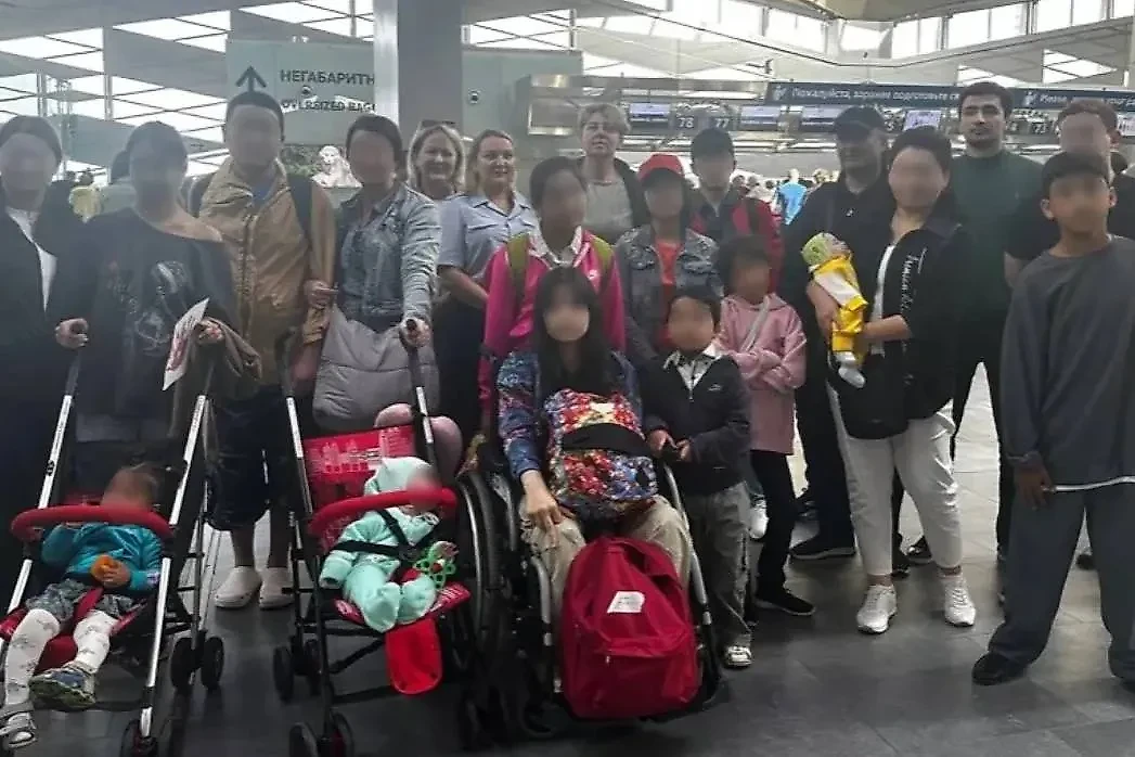 Вернувшиеся в Узбекистан дети. Обложка © Dunyo