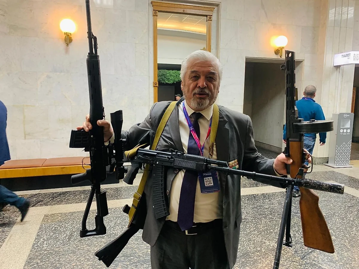 Усман Баратов на ежегодном форуме "Сообщество", проводимом Общественной палатой России. Фото © Instagram (соцсеть запрещена в РФ; принадлежит корпорации Meta, которая признана в РФ экстремистской) / baratovusman