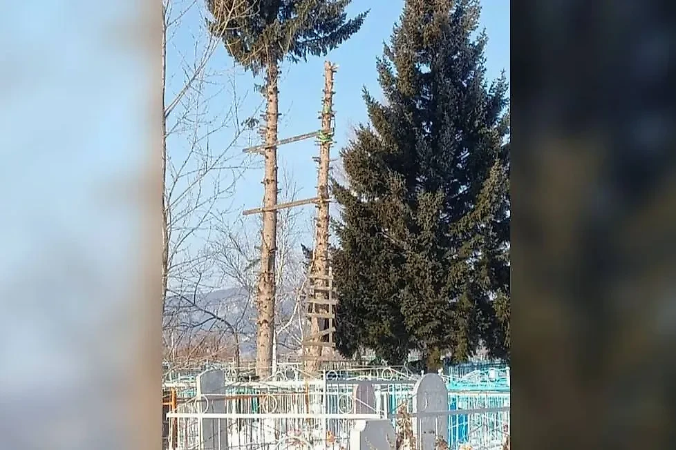 Кладбище в посёлке Мостовское Бурятии. Фото © Viber / "Прибайкалье-инфо.24/7"