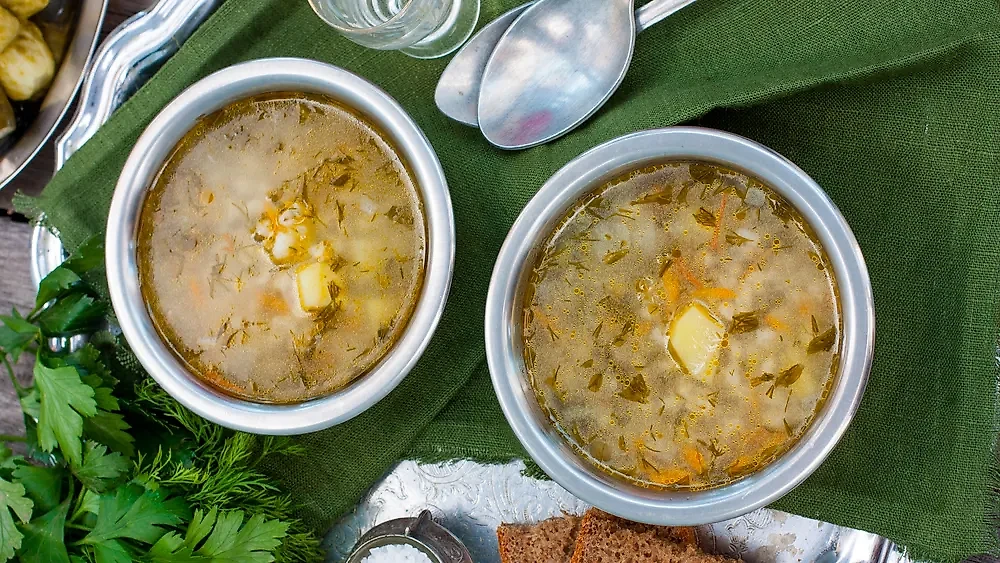 Рецепт рассольника с консервами, как это делали в Союзе. Фото © Shutterstock