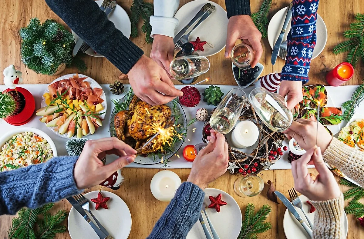 В Щедрый вечер стол должен быть богатым: это привлечёт благополучие и изобилие на весь год. Фото © timolina / freepik