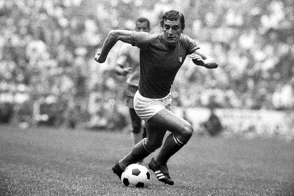 Лучший бомбардир сборной Италии по футболу Луиджи Рива. Обложка © ТАСС / Imago images / Sven Simon