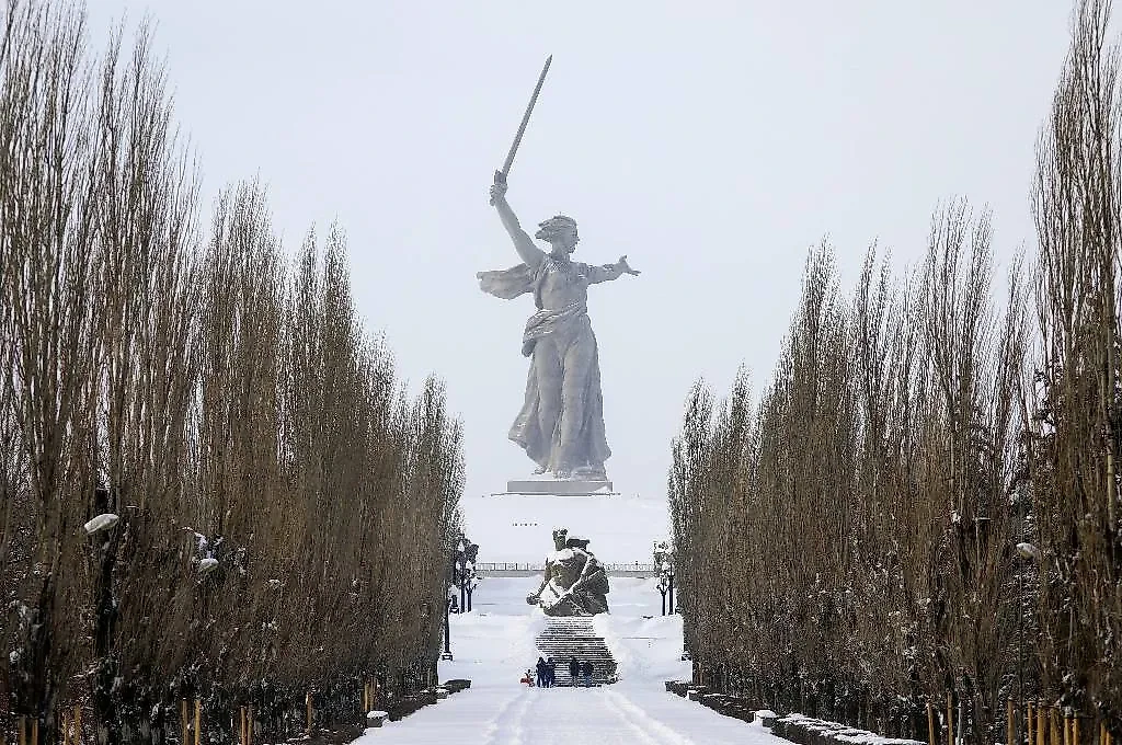 Харитонов призвал вернуть Санкт-Петербургу и Волгограду исторические названия Ленинград и Сталинград. Фото © Дмитрий Рогулин / ТАСС