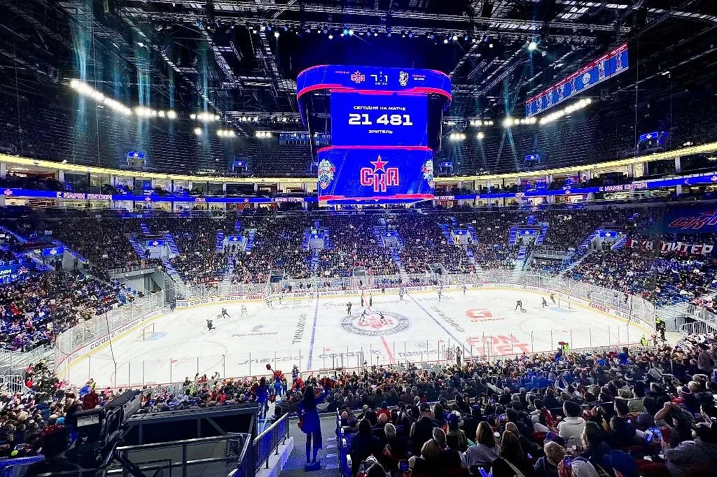 Стадион "СКА-арена". Количество зрителей на информационном табло во время матча. Обложка © ТАСС / Пётр Ковалёв