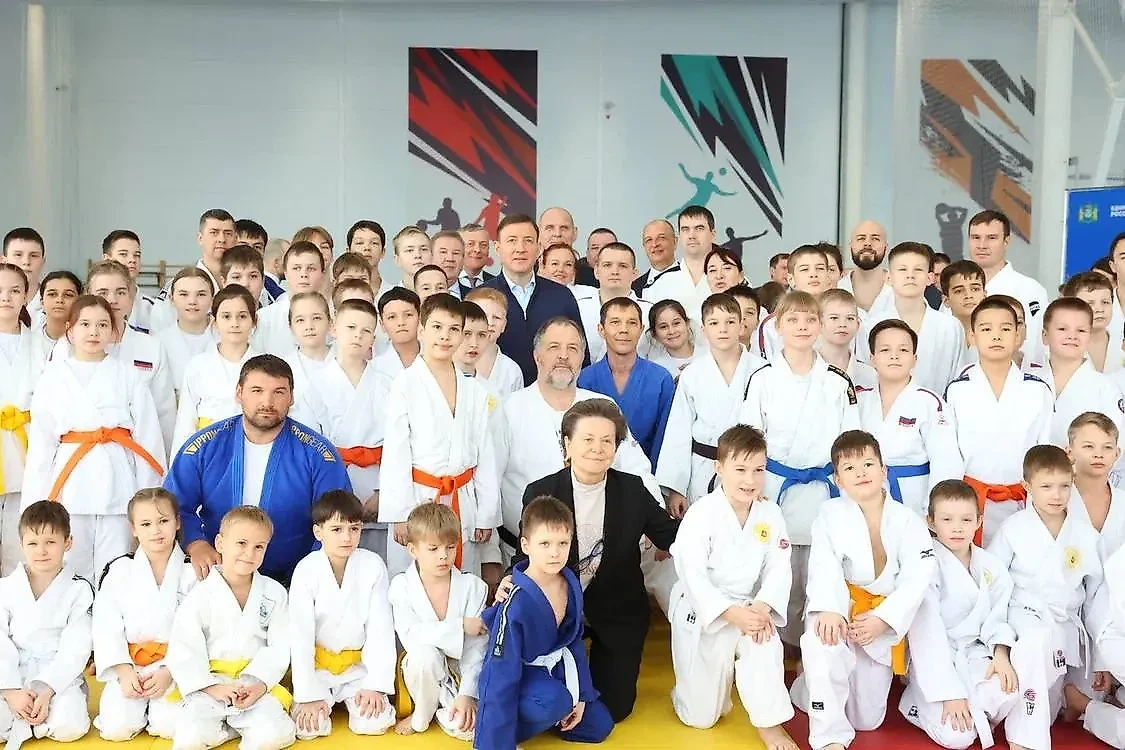 Участники зимнего спортивного марафона "Единой России" "Сила России". Фото © Пресс-служба партии "Единая Россия"